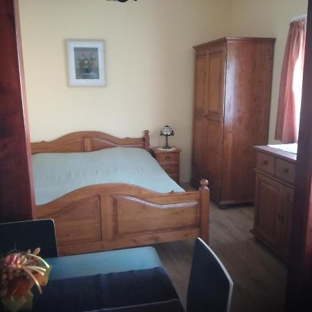 Besenyei Apartman Шарвар Екстер'єр фото